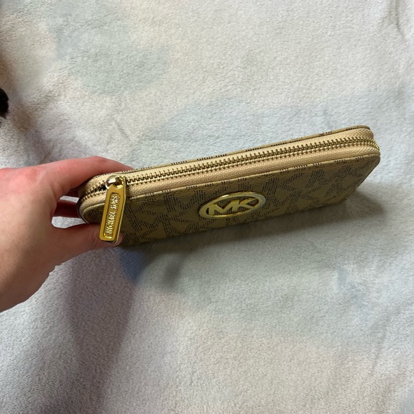 Michael Kors Tan Wallet - Picture 2 of 7